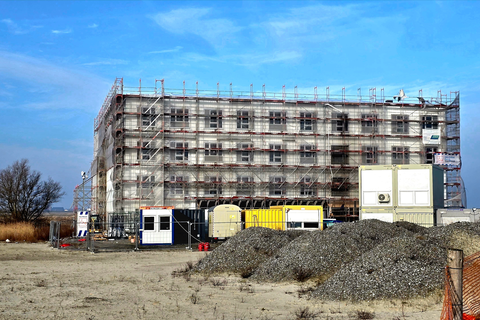 luniq - Baustand vom 10.02.2026 | © BIS Bremerhaven Ein Gebäude im Bau mit einem Gerüst verkleidet | © BIS Bremerhaven