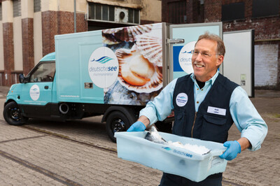 Eine Fischkiste macht „die Welle“ | © Deutsche See Eine Fischkiste macht „die Welle“ | © Deutsche See