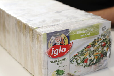 Einsparung im Mikrogramm-Bereich mit maximaler Wirkung: Durch dünnere Folie für den Versand werden 40 Tonnen Plastik im Jahr bei iglo/Frozen Fisch eingespart. | © Helmut Stapel Gramm für Gramm ein Gewinn für die Umwelt | © Helmut Stapel