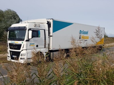 Cooler Transport mit Wasserstoff-LKW | © H2Cool Prelude stellt die Weichen für Erfolgsmodell: Umrüstung von Bestands-Lkw auf klimafreundlichen Wasserstoff-Hybrid-Antrieb. Cooler Transport mit Wasserstoff-LKW | © H2Cool Prelude stellt die Weichen für Erfolgsmodell: Umrüstung von Bestands-Lkw auf klimafreundlichen Wasserstoff-Hybrid-Antrieb.