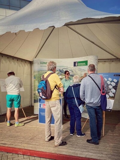 Klimaschutzmesse im Fischereihafen mit großer Resonanz - Die BIS informierte über das nachhaltige indsutrie- und Gewerbegebiet Lune Delta | © BIS Wirtschaftsförderung Klimaschutzmesse im Fischereihafen mit großer Resonanz | © BIS Wirtschaftsförderung