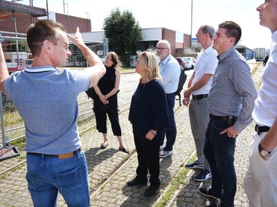 Senatorin Schaefer auf Klimaschutz-Tour in Bremerhaven | © FBG / AWI Senatorin Schaefer auf Klimaschutz-Tour in Bremerhaven | © FBG / AWI
