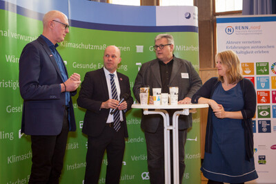 Startet durch: „Bündnis für Mehrweg“ im Land Bremen | © Henry Fried Startet durch: „Bündnis für Mehrweg“ im Land Bremen | © Henry Fried